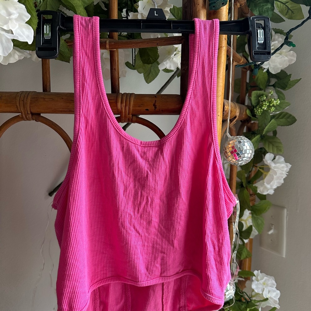 Pink Ribbed Tank Top - Picture 3 of 3